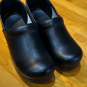 Dansko Black Women's Leather clogs size 40